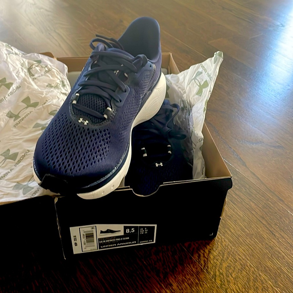 BRAND NEW Under Armour - Never been worn, Infinite Pro Navy Athletic Shoes.